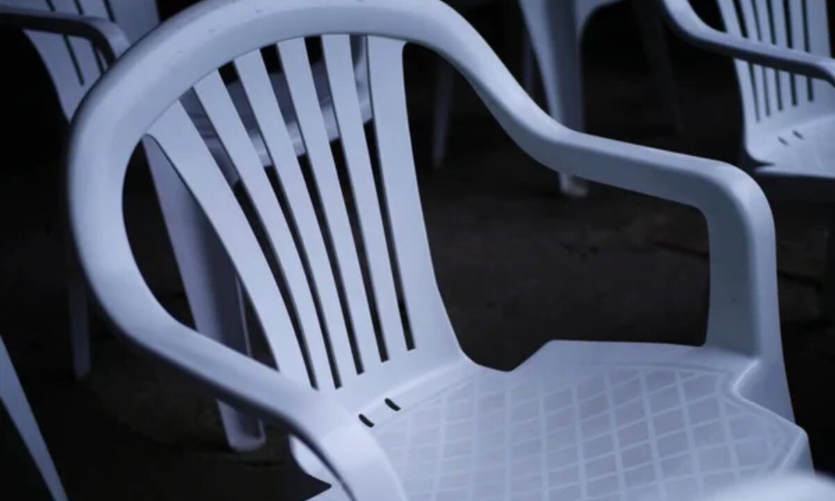 Sedie plastica casa non buttarle riutilizzarle costo zero