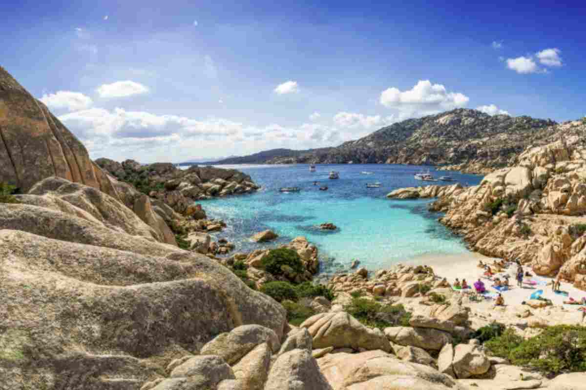 Spostandoci in Sardegna, troviamo La Pelosa a Stintino