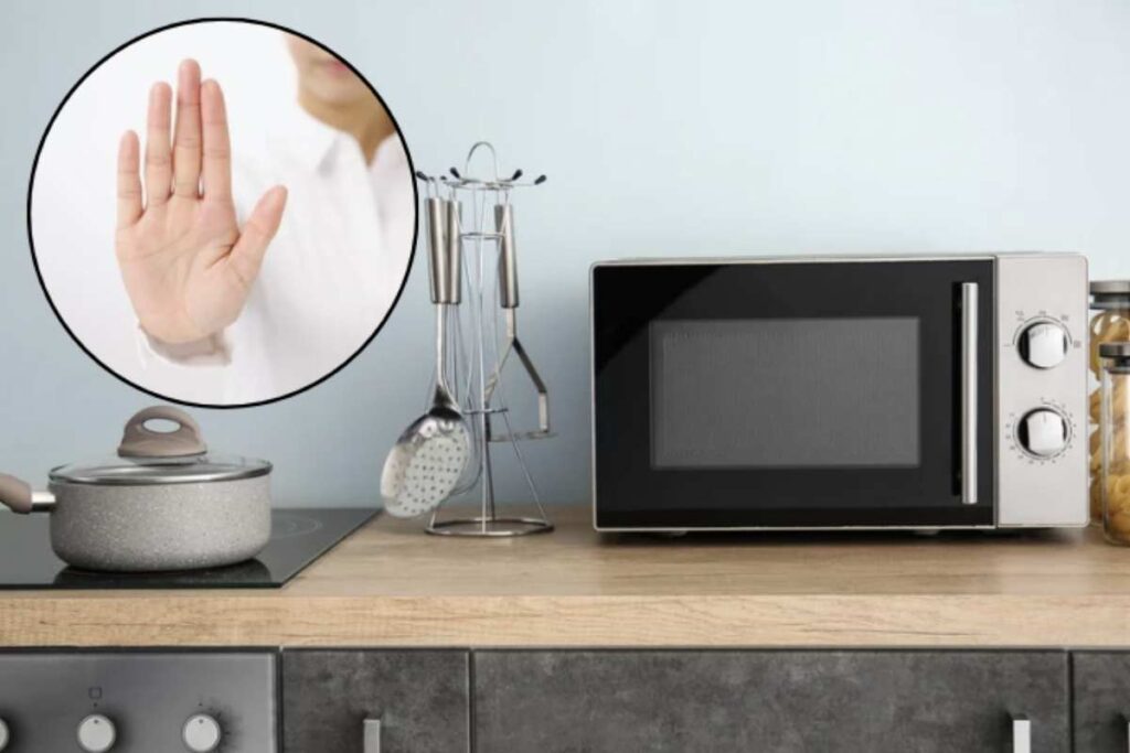 Questo strumento versatile è utile per riscaldare, cucinare e persino scongelare, ma è fondamentale conoscere i cibi e i materiali