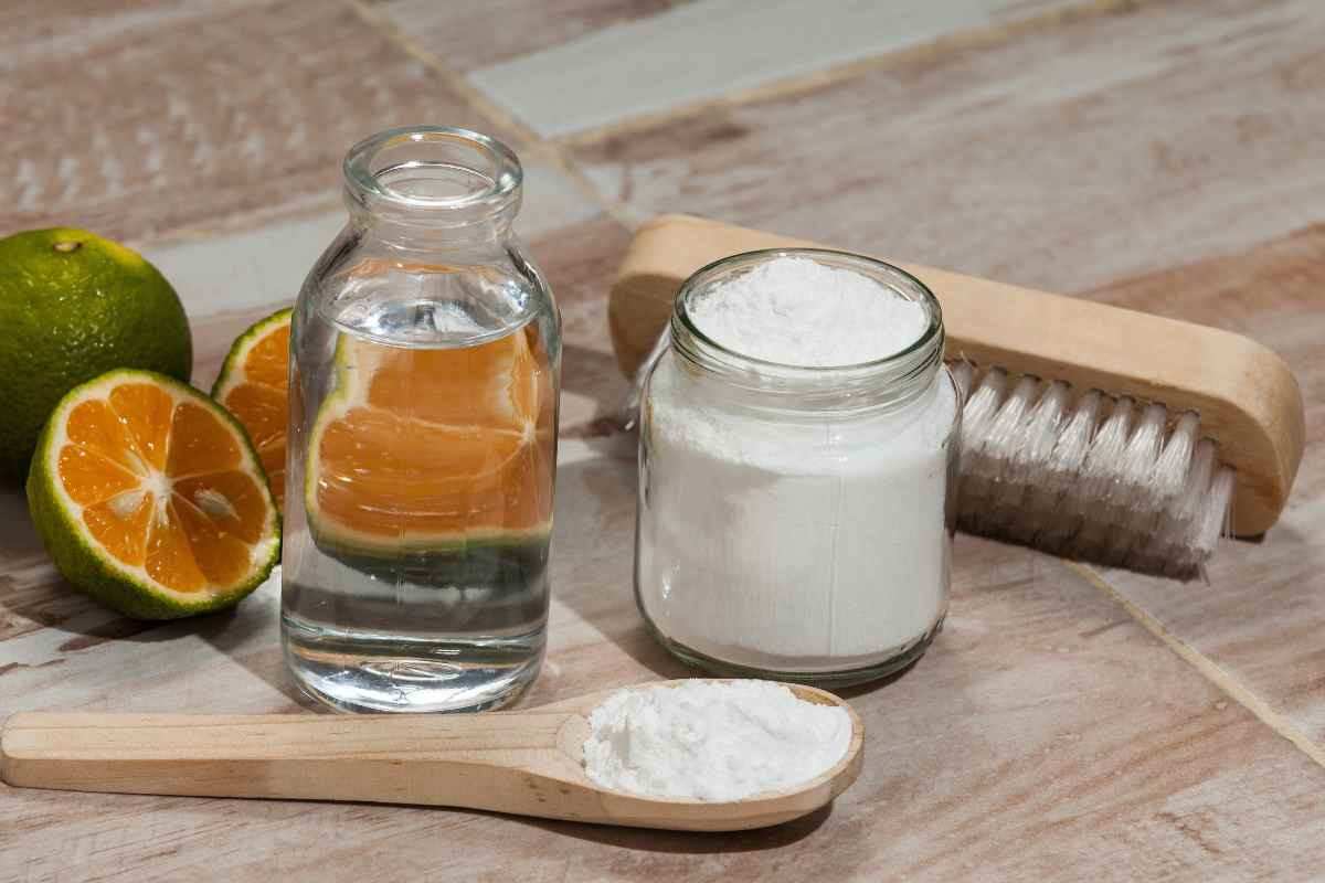 Nelle cucine stellate fanno così: un metodo ottimo per pulire: ecco cosa ti serve