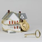 Lo sfratto, infatti, è un provvedimento che può colpire sia l’inquilino sia, in casi più rari e particolari, il proprietario dell’immobile.