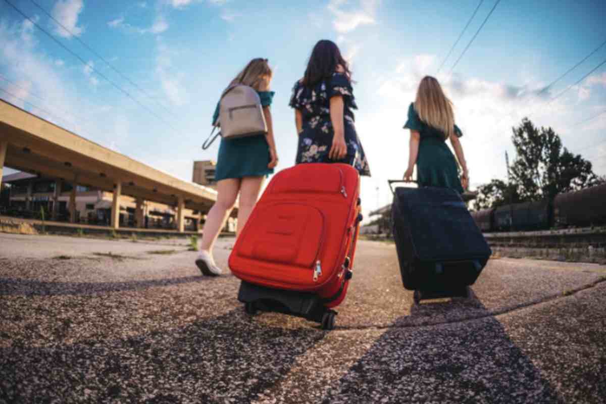 Le destinazioni italiane attirano la maggioranza dei viaggiatori, con il 63% che opta per mete nazionali.