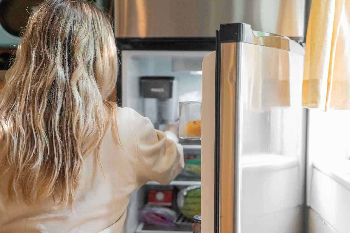 D’estate il frigo fatica, ma puoi evitarlo ecco cosa fare