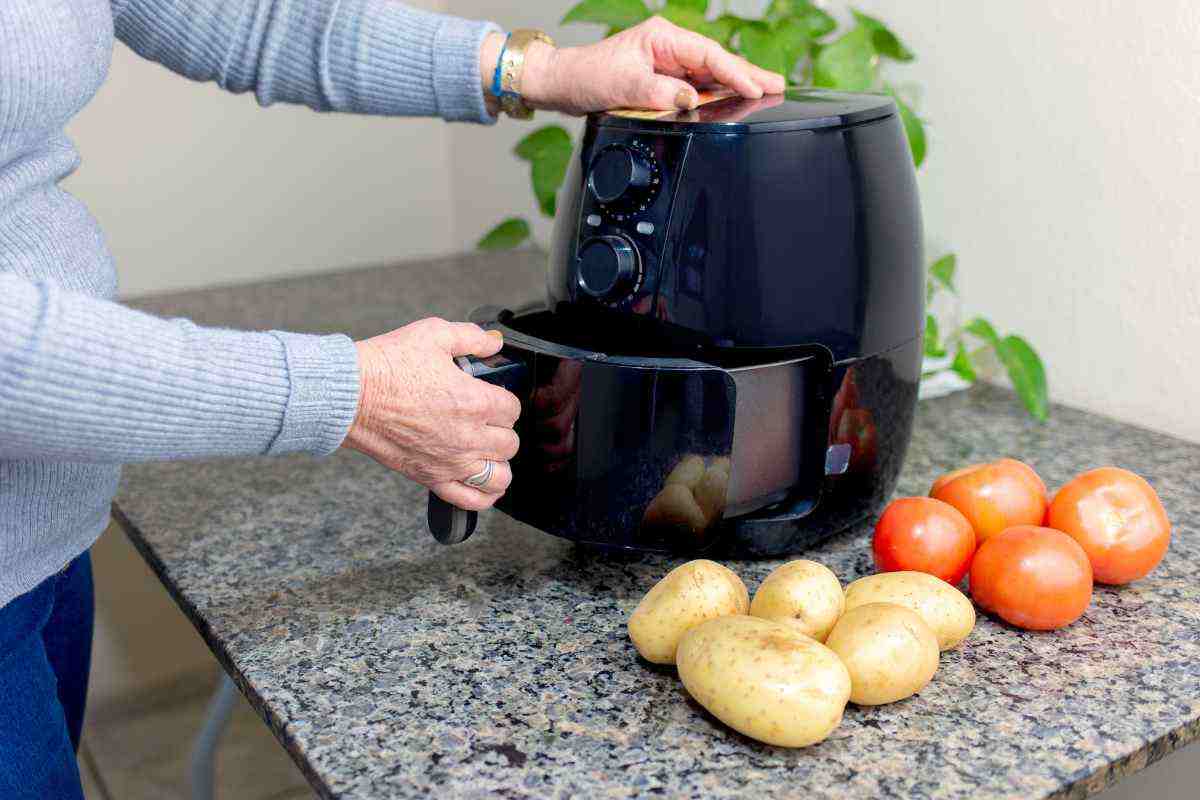 Friggitrice ad aria, la usano tutti così ma la sfruttano solo a metà
