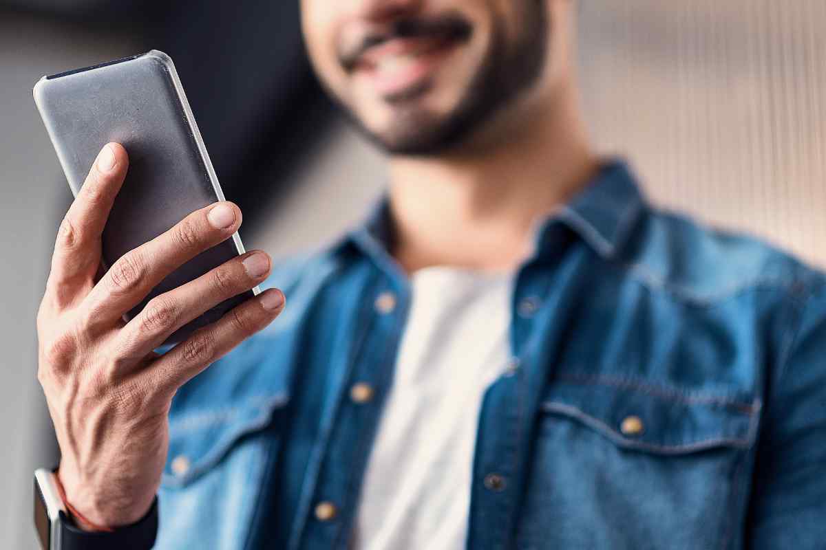 Se paghi con lo smartphone ora ti rimborsano tutto