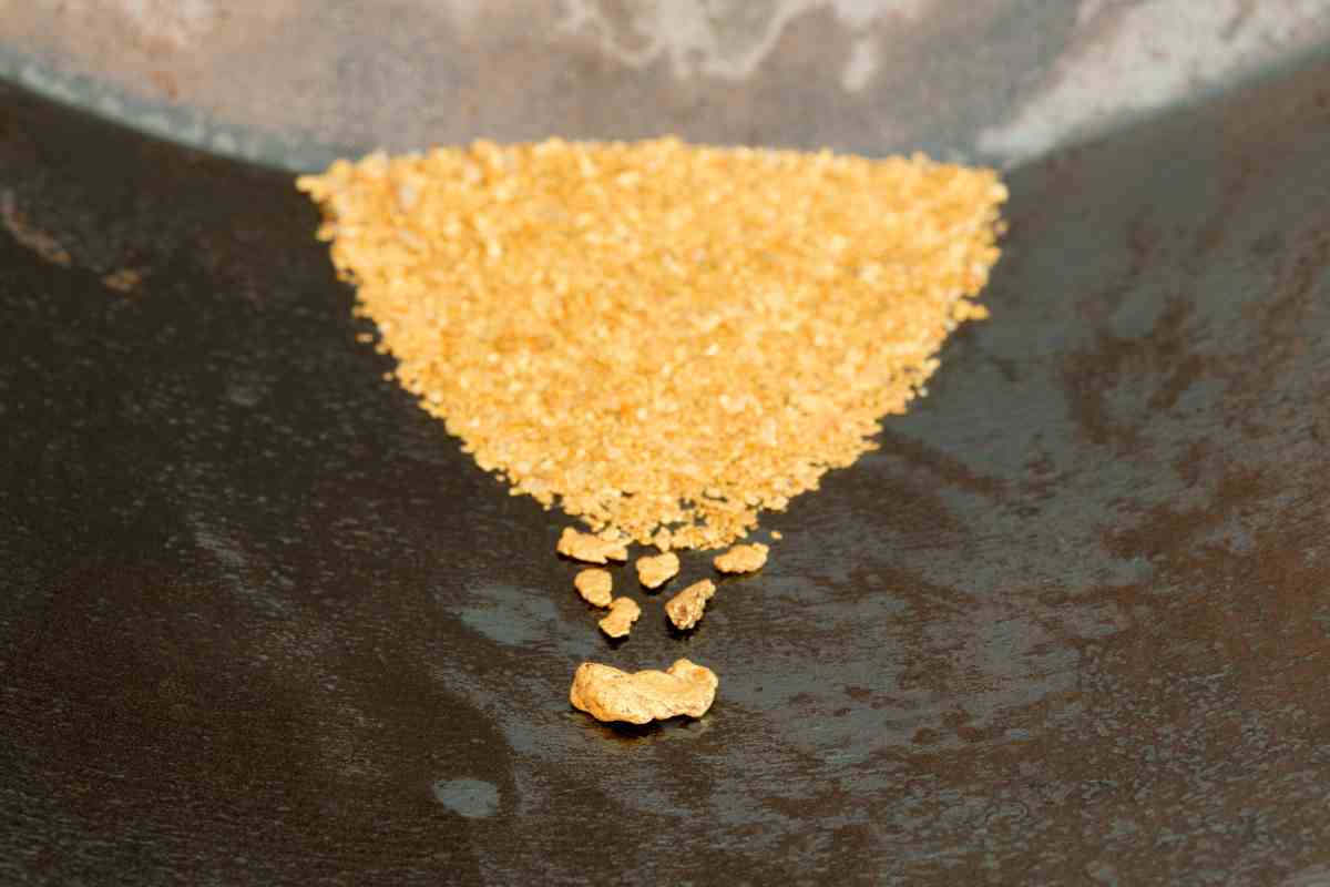Sapevi che esiste una spiaggia piena di oro?
