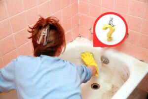 Addio calcare e macchie gialle in bagno: la miscela segreta che funziona meglio di aceto e bicarbonato